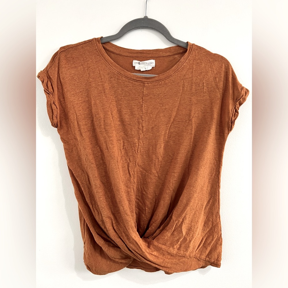 Lou & Grey linen twist front top. Small. Burnt orange.